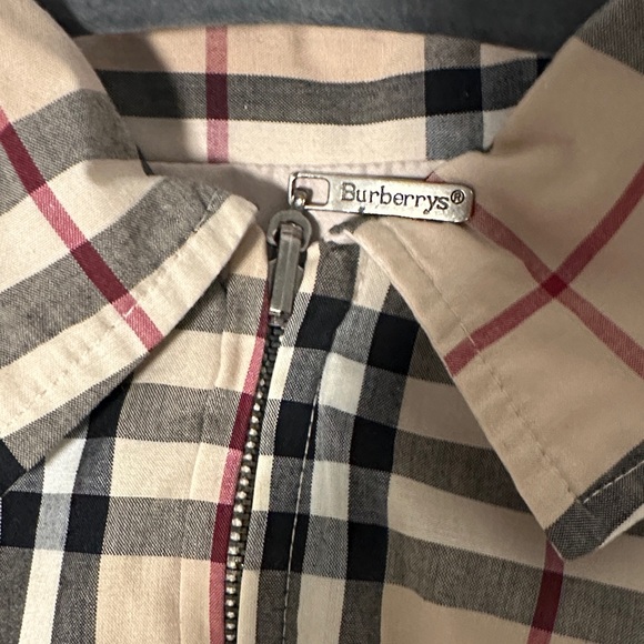 Vintage Reversible Burberrys Men's Tan Lightweight Jacket. - Picture 9 of 10